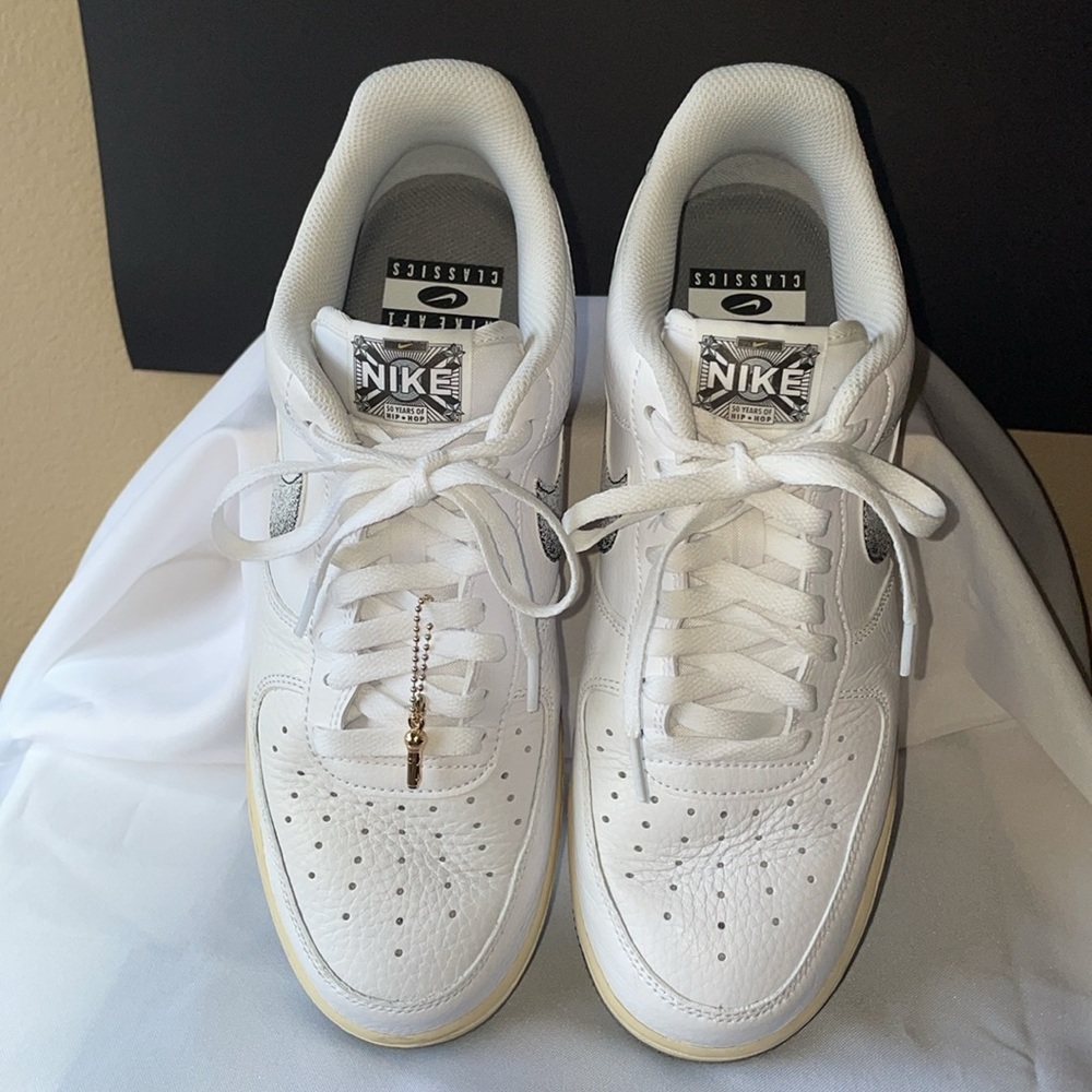 Nike Air Force One’s Men’s Size 9.5 50 Years of Hip Hop Nike AF1 Classics White - Picture 4 of 13
